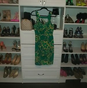 Size 4 MUSE summer cocktail dress. Its beautiful o